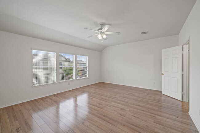 Building Photo - 1719 Redwing Pines Dr