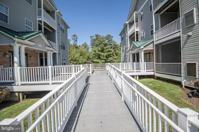 Building Photo - 45522 Westmeath Way