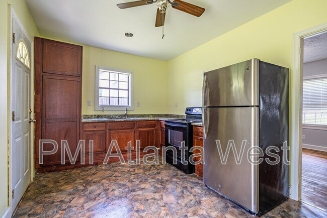 Building Photo - 2990 Jonquil Dr