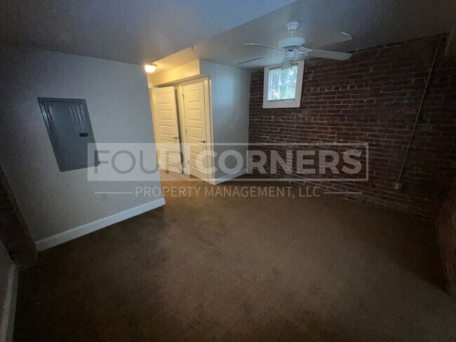 Building Photo - Charming 2 Bedroom 2 Bath in Historic Building