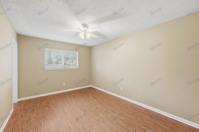 Building Photo - 207 Evelyn St