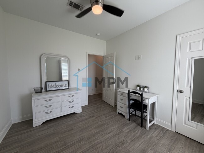 Building Photo - 492 Cliff Bullock Dr