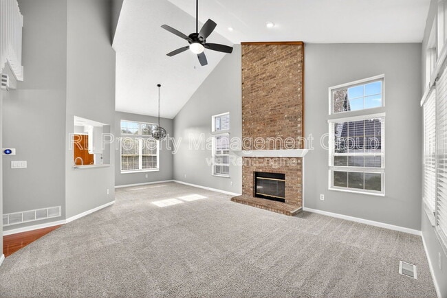 Building Photo - 994 Frieda Ct