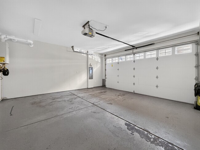 Building Photo - 21238 80th Ave W