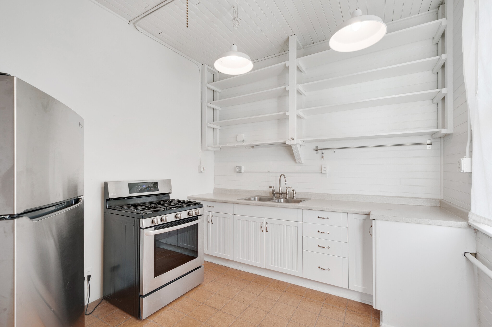 Stainless Steel appliances - 911 Lincoln Ave