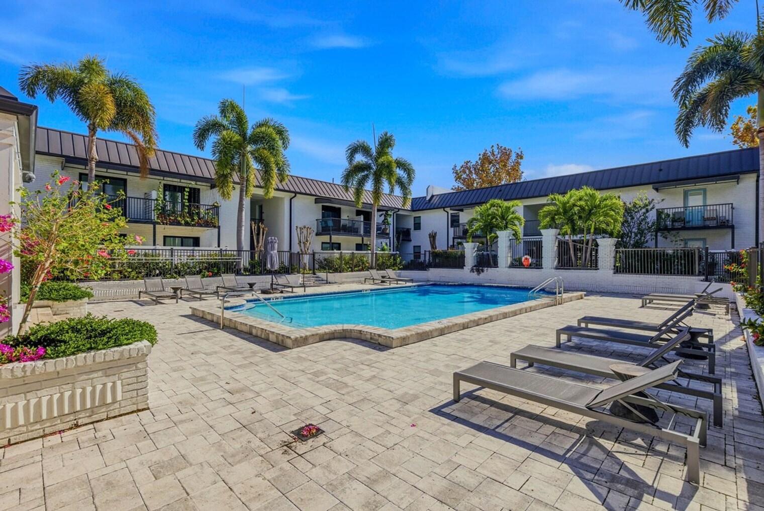 Building Photo - 3909 W Cleveland St