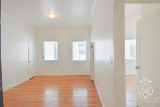 Building Photo - 424 N Ogden Dr