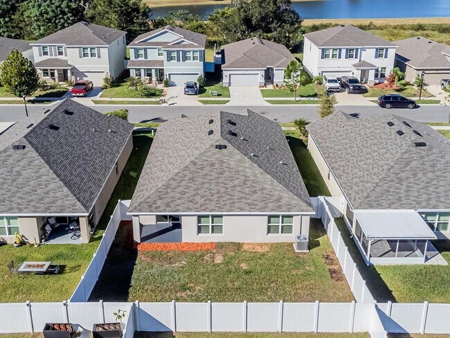 Building Photo - 13748 Wineberry Dr