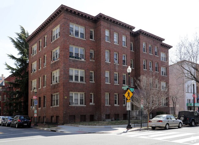 Building Photo - The Traymore