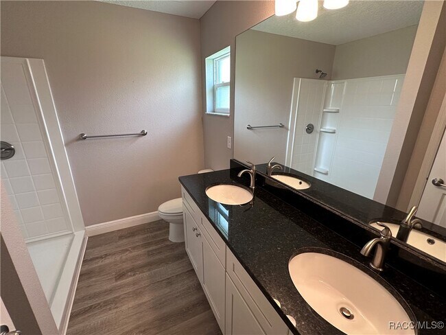Building Photo - 274 W Glenhaven Dr