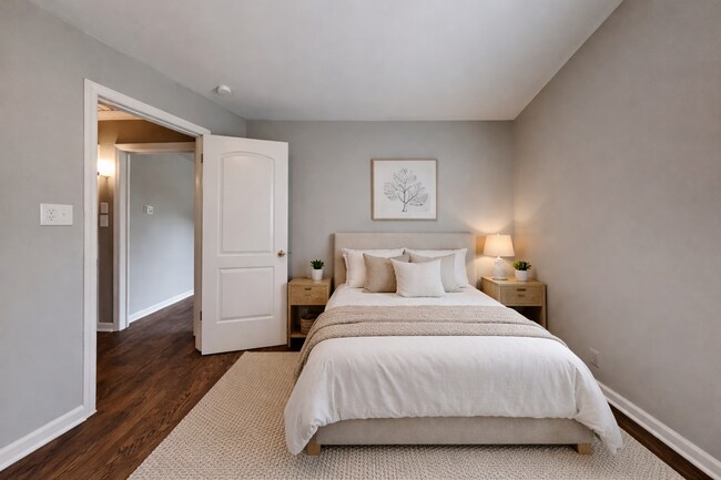 Building Photo - Renovated 3BR Home with Basement & Pet-Friendly Yard in KC