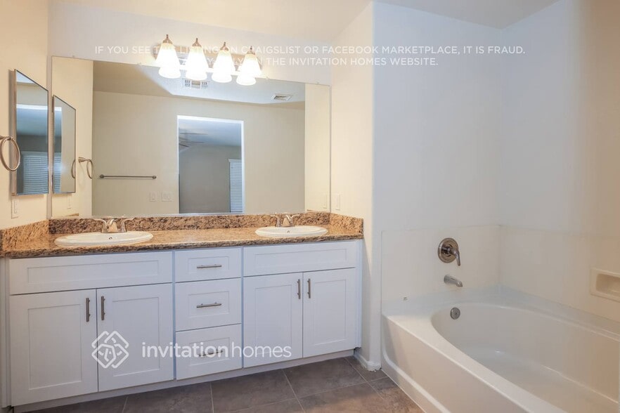 Building Photo - 5816 E Harmony Ave