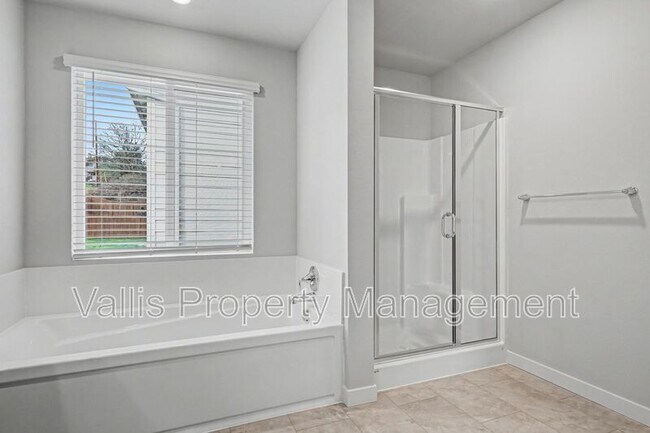 Building Photo - 2618 Mount St Helens Ave SE