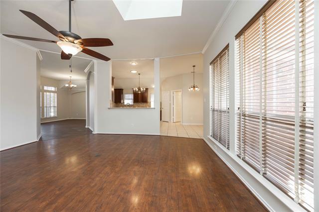 Building Photo - 2444 Elm Leaf Ln