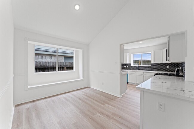 Building Photo - 17523 Hamilwood Dr