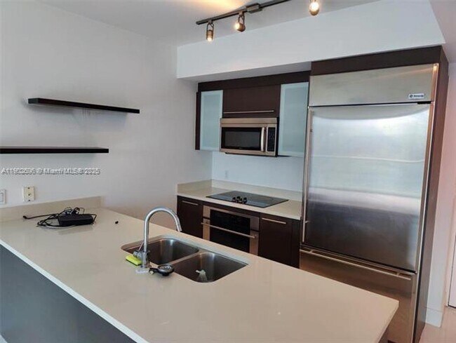 Building Photo - 55 SE 6th St