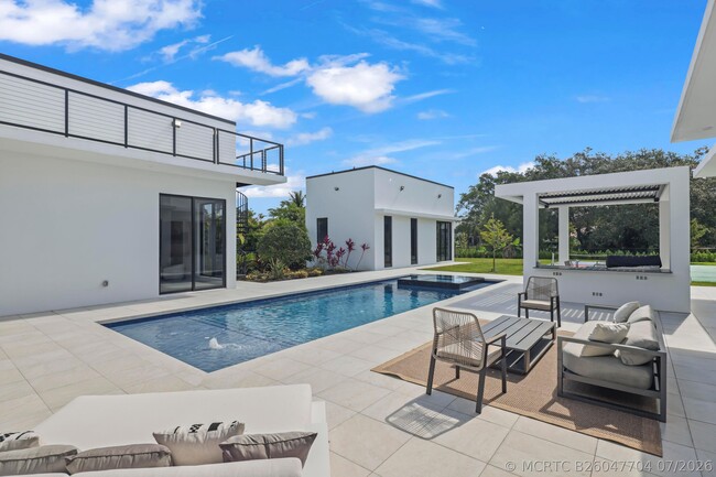 Building Photo - 6676 NW 66th Way