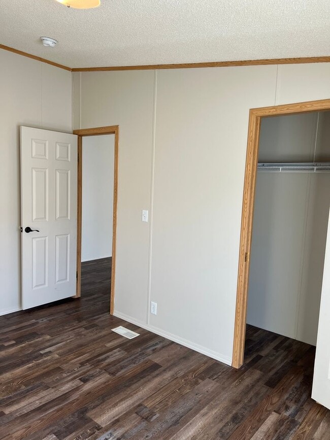 Building Photo - 3 bedroom 2 bathroom Modular Home in Babcock Vista!