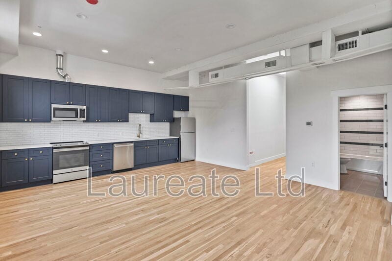 Building Photo - 1736 E 31st Ave