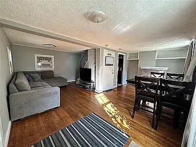 Building Photo - 5 Drumore Cres