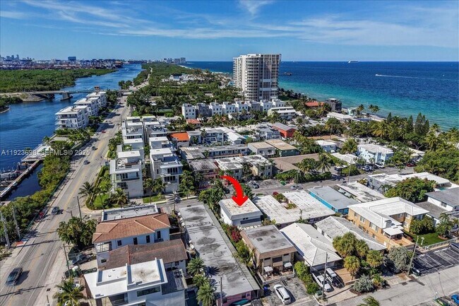 Building Photo - 348 Palm St