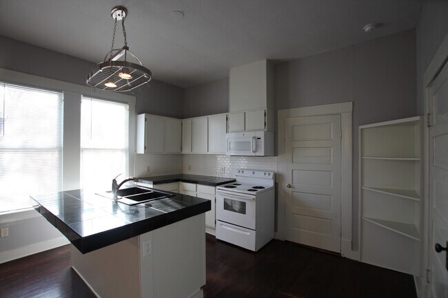 Building Photo - Coming Soon! Charming 3 bedroom home in the Heart of Tyler!!