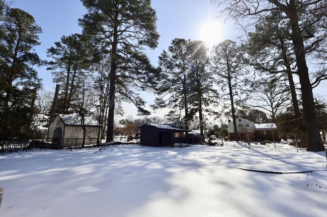 Building Photo - 6521 Parliament Rd