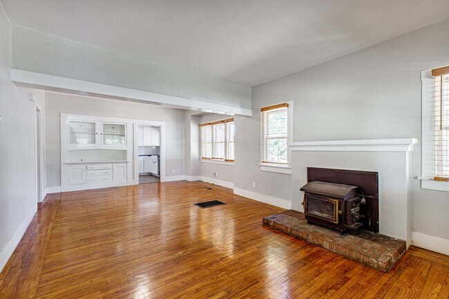 Building Photo - 229 Orange Ave