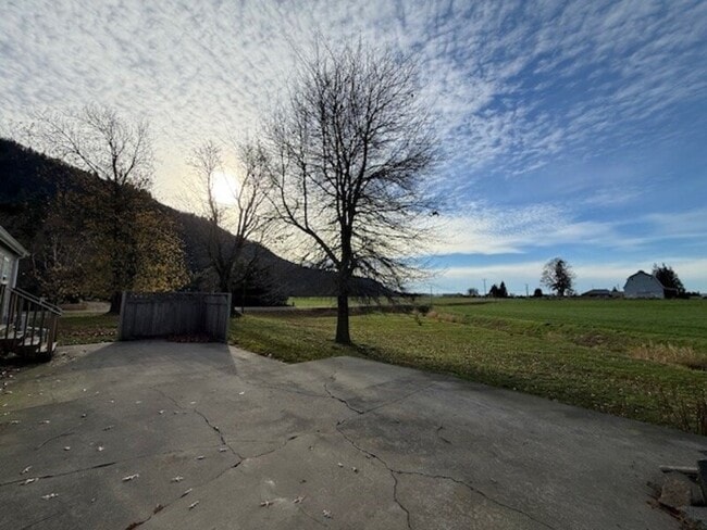 Building Photo - 5556 Rock Rd