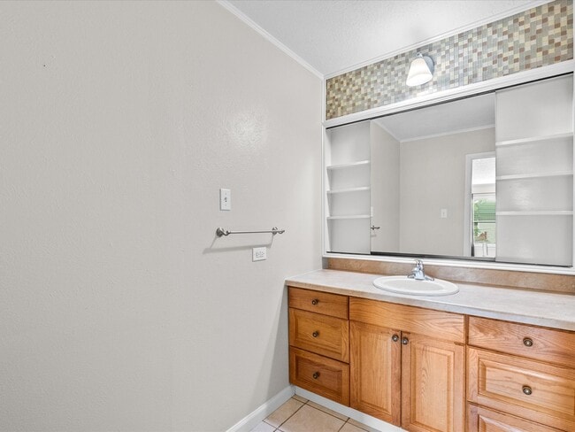 Building Photo - 4214 Fernside Dr