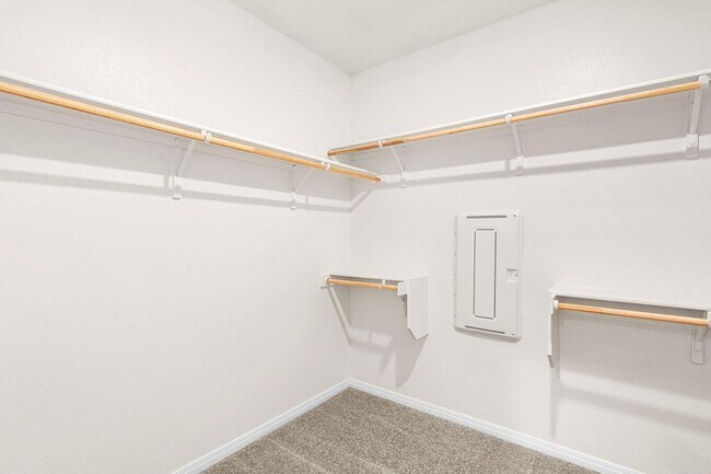 Building Photo - 381 Evergreen Sumac Lp