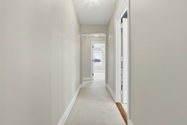 Building Photo - 1 Fox Hill Dr