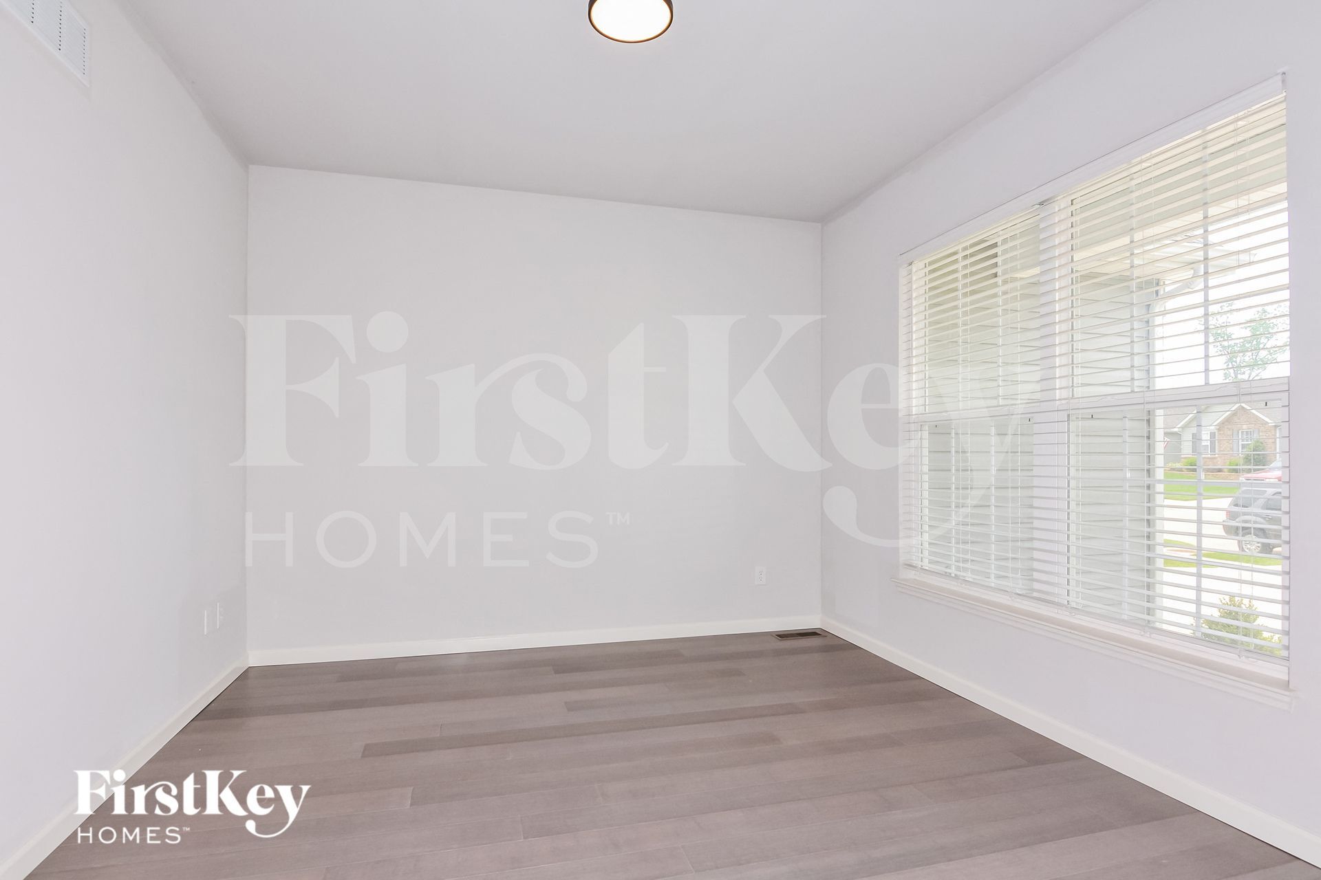 Building Photo - 246 Lonepine Dr