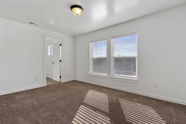 Building Photo - 10102 W Brownstone Dr