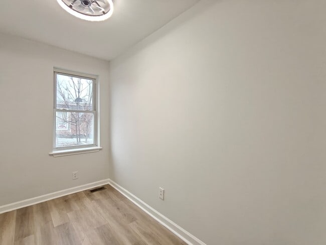 Building Photo - 312 N 59th St