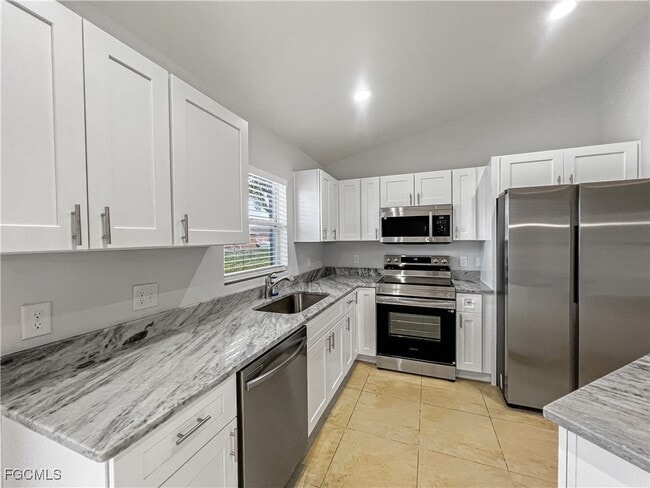 Building Photo - 210 Manatee St