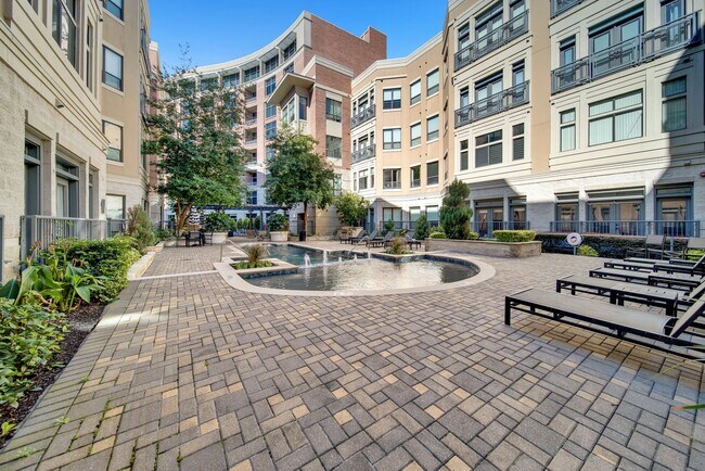 Building Photo - 1901 Post Oak Blvd