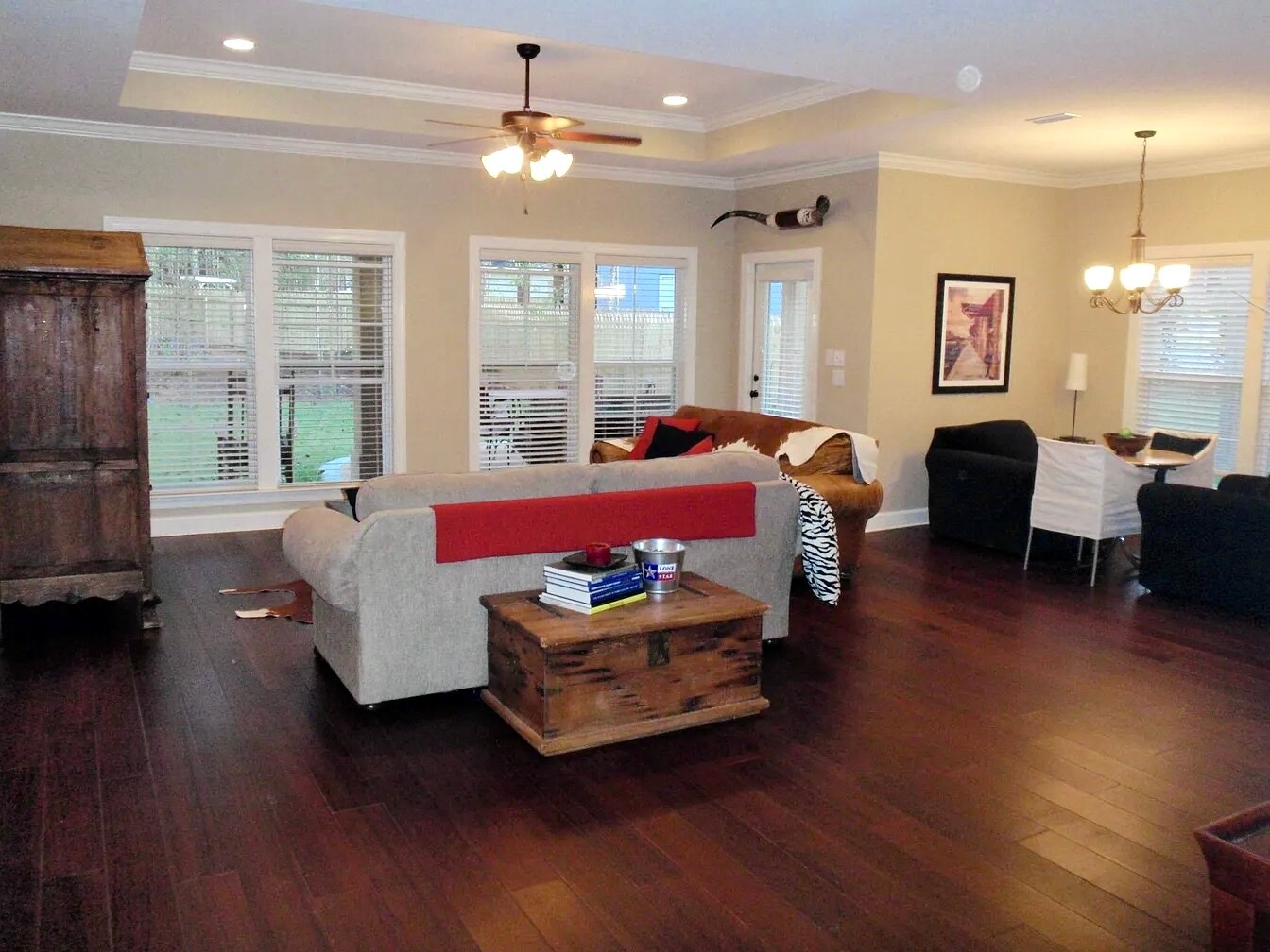 Building Photo - 409 Redbud Cir