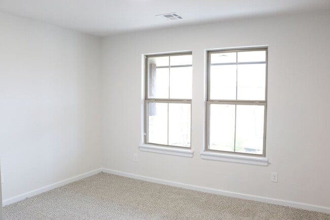 Building Photo - Brand New Home in Shawnee!