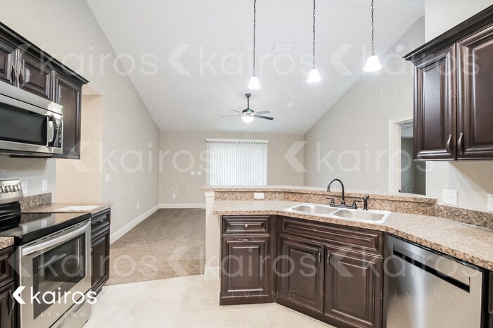 Building Photo - 17 Malauka Radial Cir