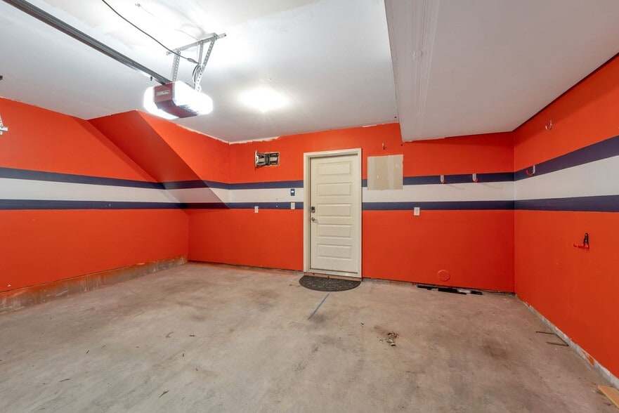 Building Photo - 11247 Colony Cir