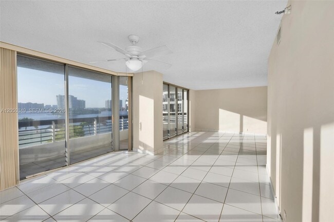 Building Photo - 3530 Mystic Pointe Dr
