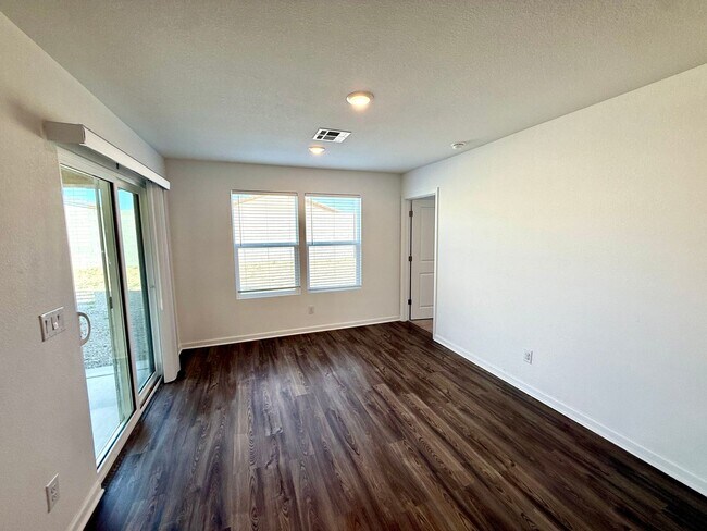 Building Photo - Modern 3BD/2BA Home Built in 2024 with Open Floor Plan, Granite Kitchen & 2-Car Garage in Twin Pa...