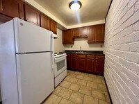 Building Photo - Wonderful 1BR in Lovely Location! Beautifu...