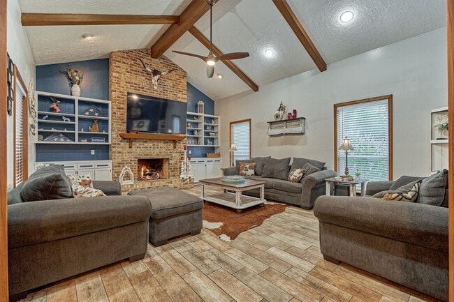 Building Photo - 660 Hillcrest Dr