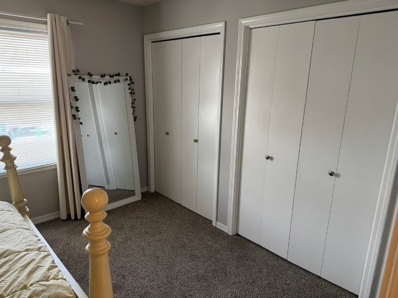 Building Photo - 2700 S Ingram Mill Rd