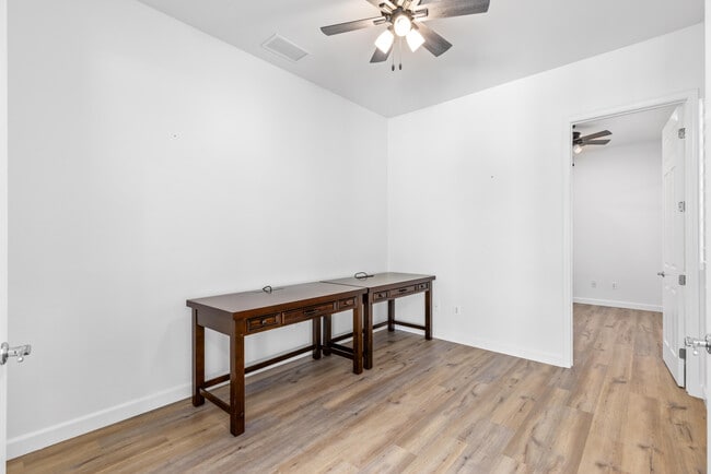 Building Photo - 40378 Corte San Carlos