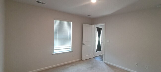 Building Photo - 1030 McKittrick Dr