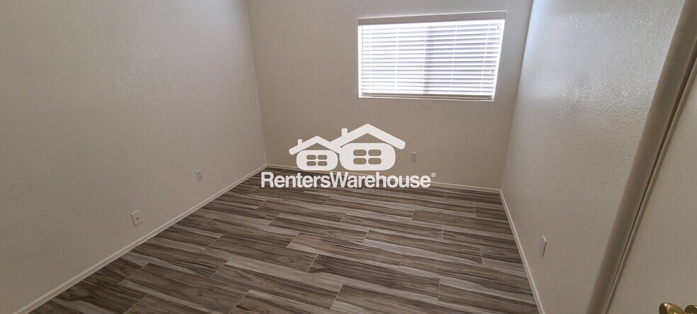 Building Photo - 15311 W Sierra St