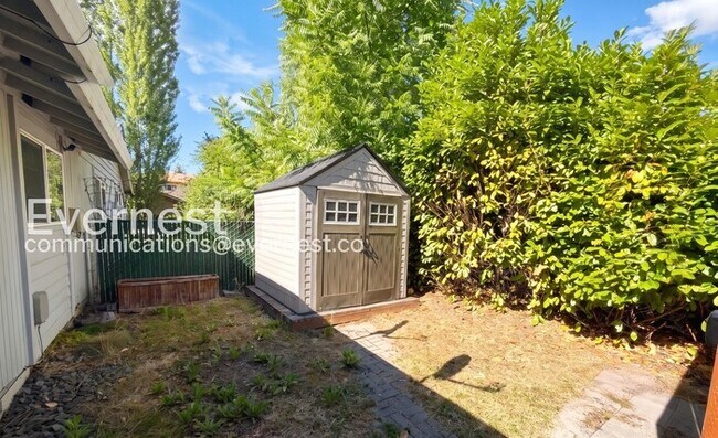 Building Photo - 4-Bed/2-Bath Home/ Pet Friendly/ Voucher Accepted/Available Soon!